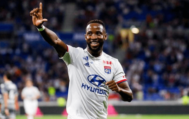 武汉三镇训练开放日,转会期完成体检引欢呼,西甲在即,团队化学反应显著(武汉三镇转会最新消息) 武汉三镇训练开放日,转会期完成体检引欢呼,西甲在即,团队化学反应显著(武汉三镇转会最新消息)