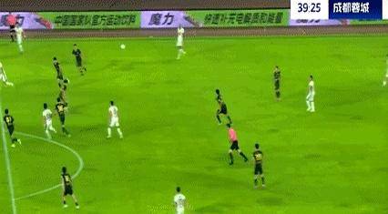 成都蓉城清晨绝杀压哨，志在德国杯名次提升，引发热议，轮换策略成焦点(德国杯决赛罗本绝杀)