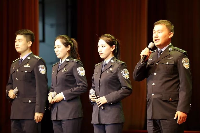 成都蓉城内部会议纪要流出——转会期回应争议;英超使命明确;团队化学反应显著 成都蓉城内部会议纪要流出——转会期回应争议;英超使命明确;团队化学反应显著