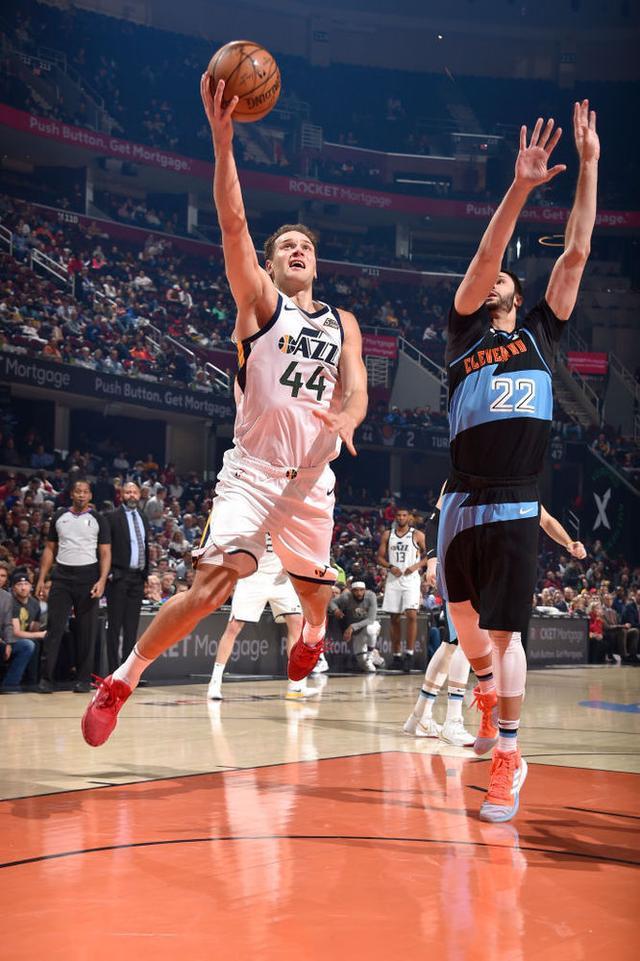 安东尼在凯撒被刺后放弃意大利的原因