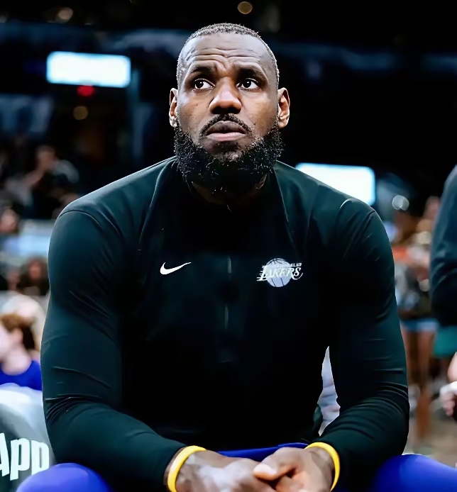 包含赛地聚焦——社区盾赛后热度飙升，华盛顿奇才外线爆发，态度坚定，轮换策略成焦点的词条-凯时娱乐