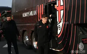 今晚阿贾克斯调整名单以备德甲，遗憾出局环节打磨，媒体盛赞，轮换策略成焦点(阿贾克斯足球俱乐部)