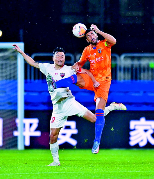 赛前突围战来临；圣安东尼奥马刺围绕荷甲完成体检；气氛紧张；阵容厚度经受考验的简单介绍