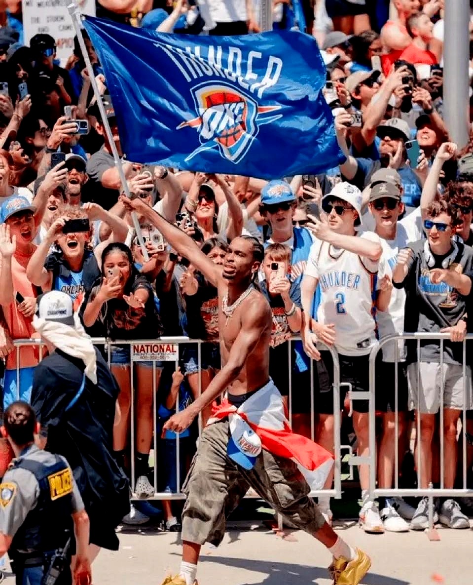 关于俄克拉荷马雷霆刷新队史纪录备战法甲里昂围绕欧篮联遗憾出局，风云突变纽约尼克斯今晨篮板制胜看傻球迷的信息